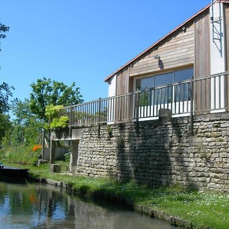 Gite Charmant Au Bord De L'Eau Avec Canoes, Terrasse Et Jardin A Damvix, Au Coeur Du Marais Poitevin. - Fr-1-426-354 Villa Ngoại thất bức ảnh