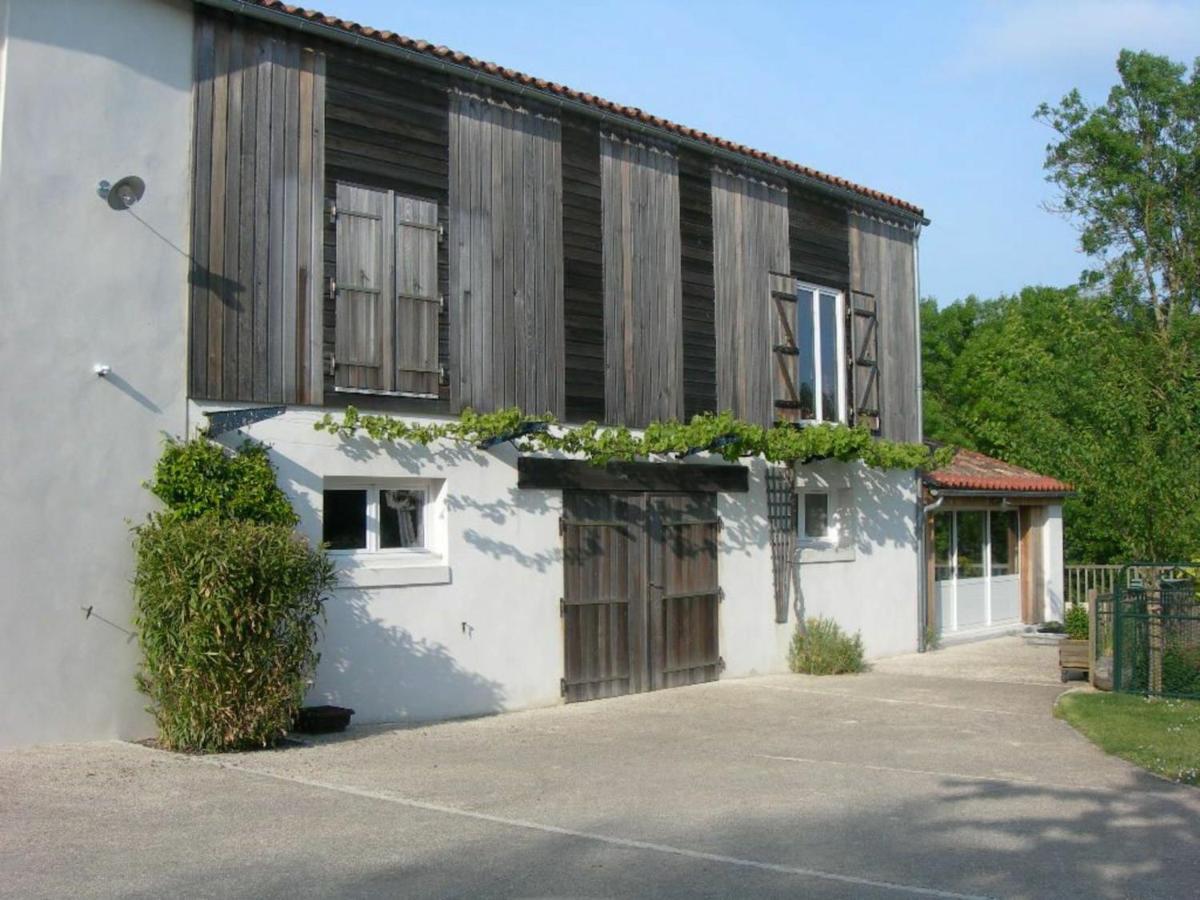 Gite Charmant Au Bord De L'Eau Avec Canoes, Terrasse Et Jardin A Damvix, Au Coeur Du Marais Poitevin. - Fr-1-426-354 Villa Ngoại thất bức ảnh