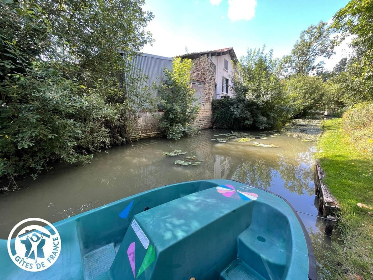 Gite Charmant Au Bord De L'Eau Avec Canoes, Terrasse Et Jardin A Damvix, Au Coeur Du Marais Poitevin. - Fr-1-426-354 Villa Ngoại thất bức ảnh